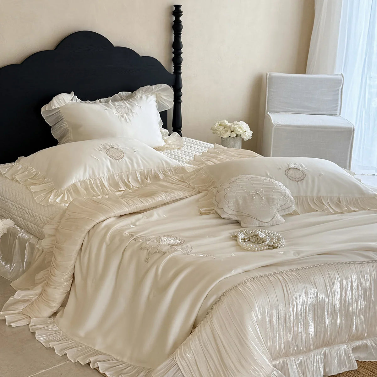 Bedding Set Silky Satin Floral Embroidery 4-Piece