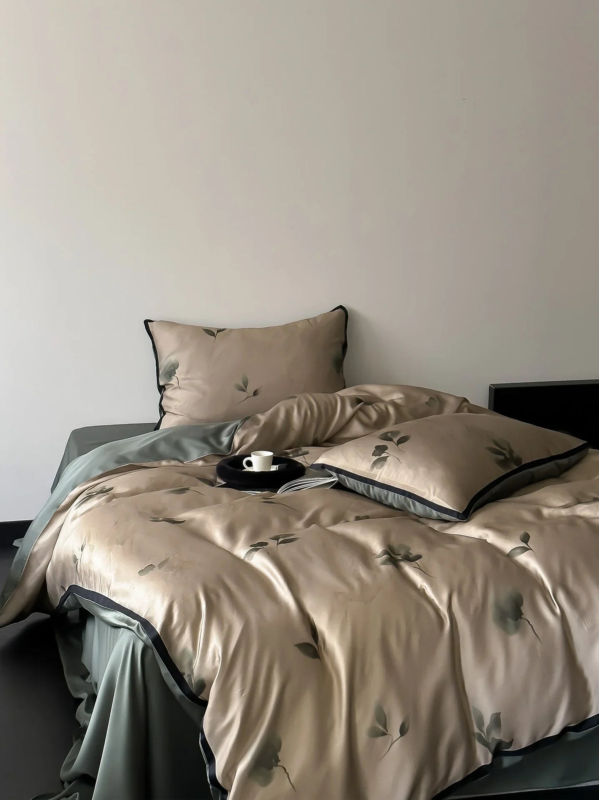 Bedding Set Silky Satin Floral Print 4-Piece