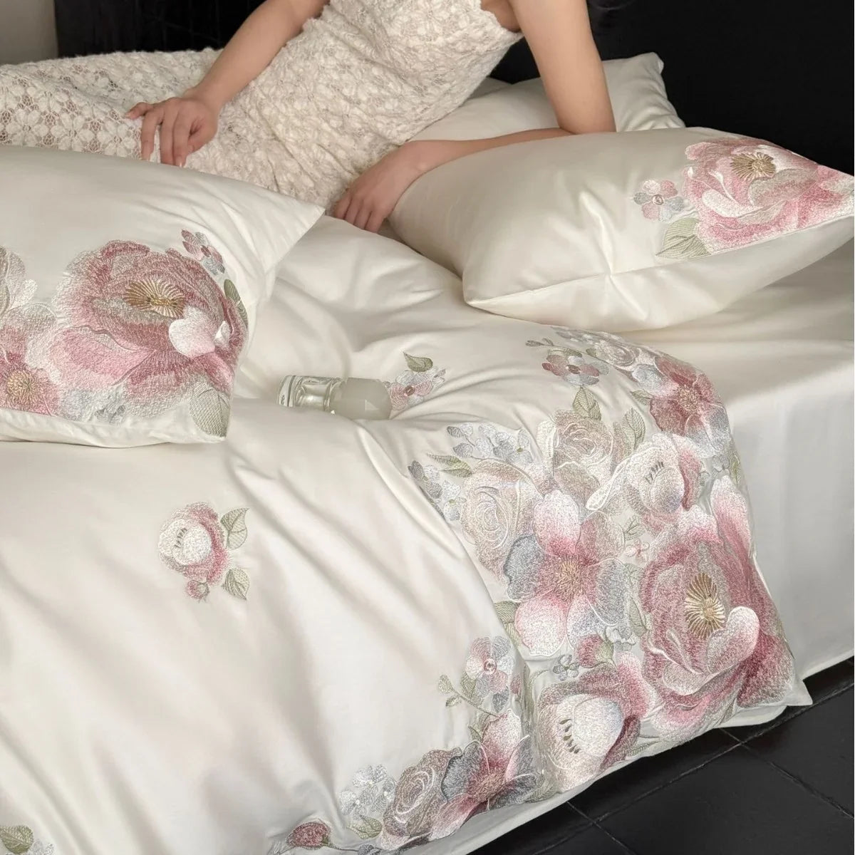 Bedding Set Silky Satin Floral Relief 4 Piece
