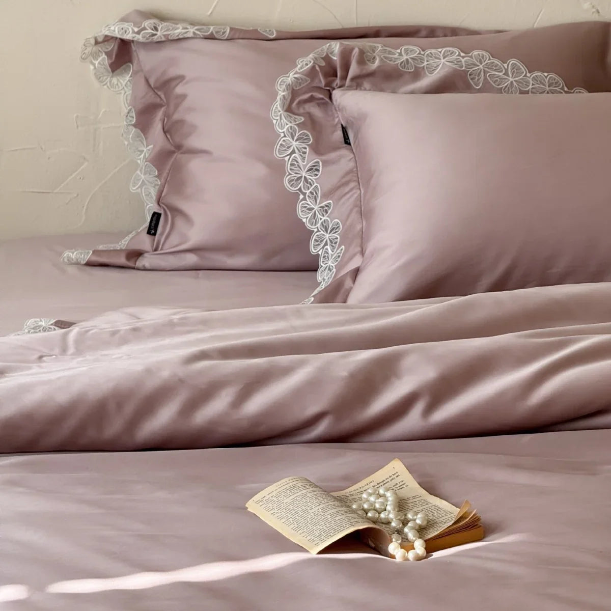 Bedding Set Temperature-Regulating Cotton Satin Lace Border Machine Washable