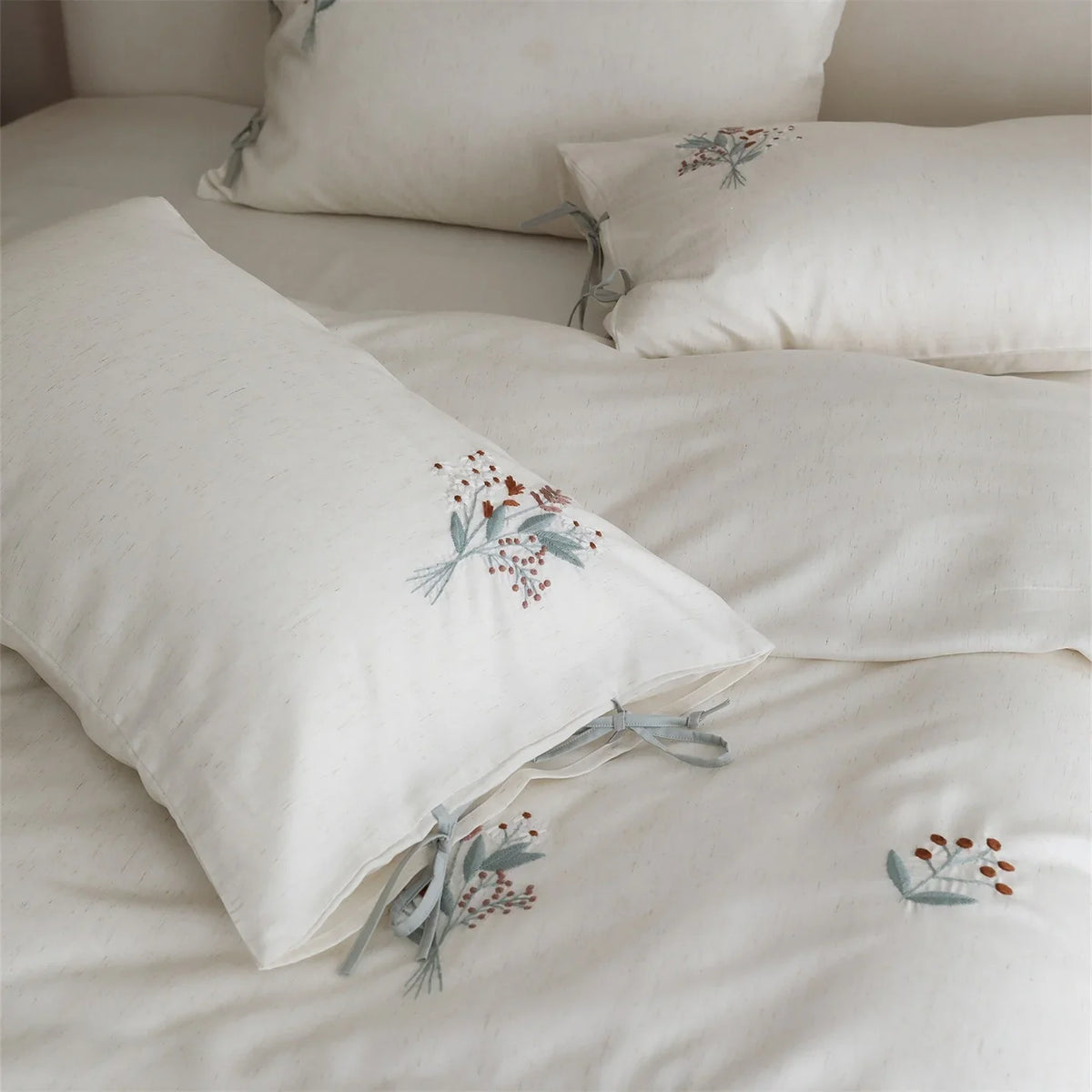 Bedding Set Tencel-Linen Breathable Embroidered & Bow Pillowcases