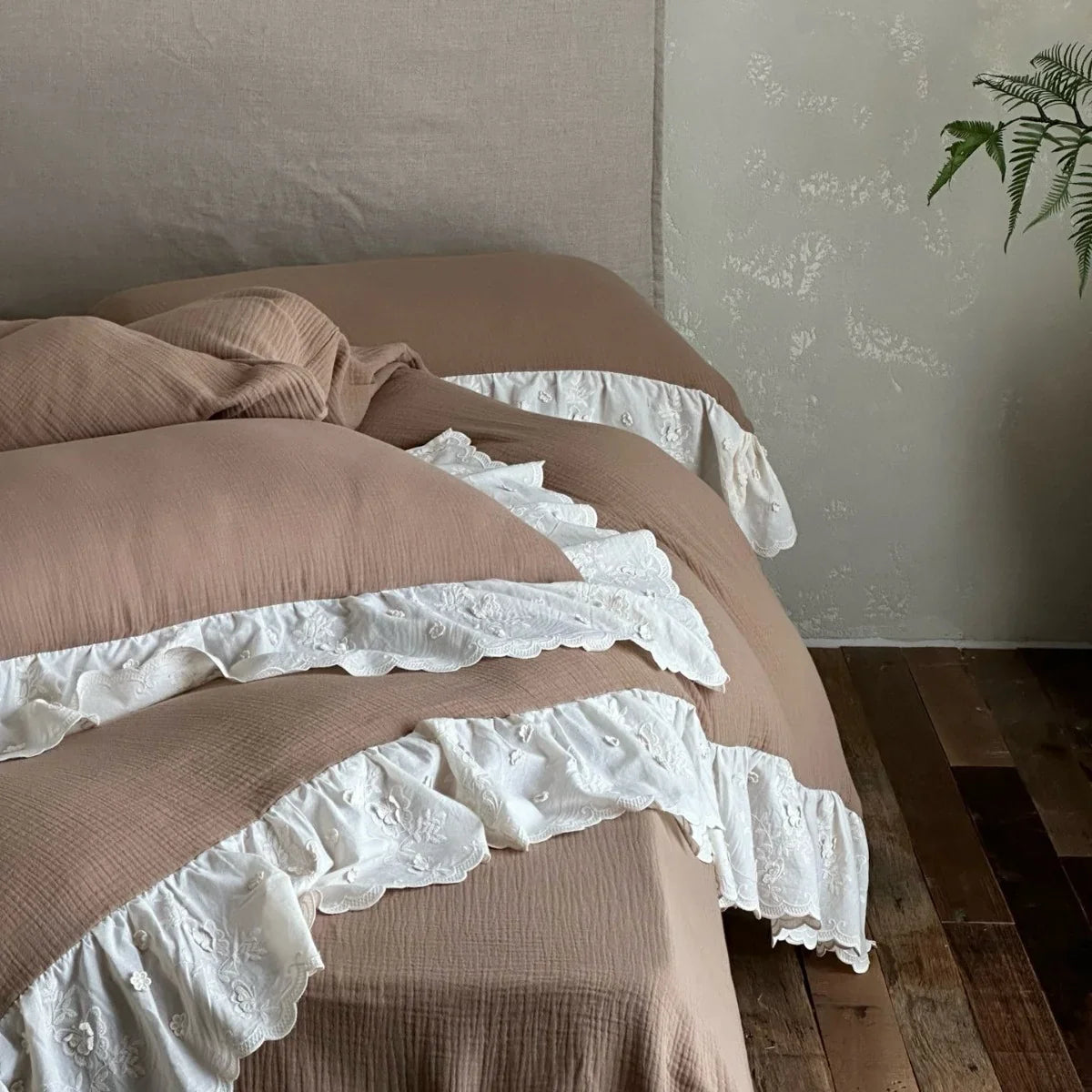 Bedspread Set 4-Piece Cotton Gauze Quilted Embroidered Ruffles