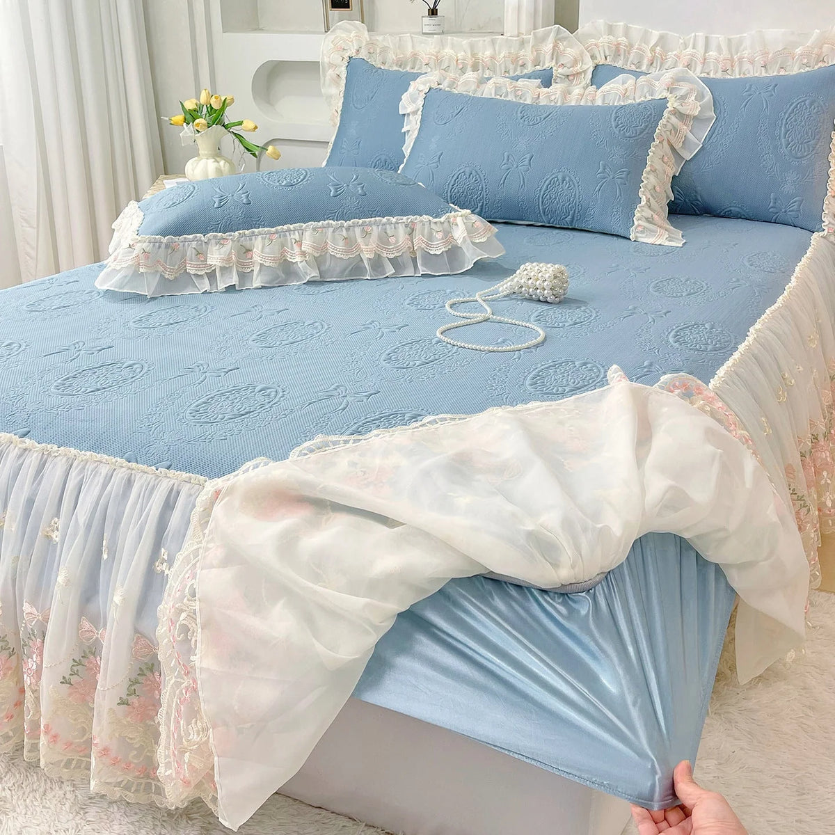 Bedspread Set Ruffled Edges Machine Washable 4-Piece