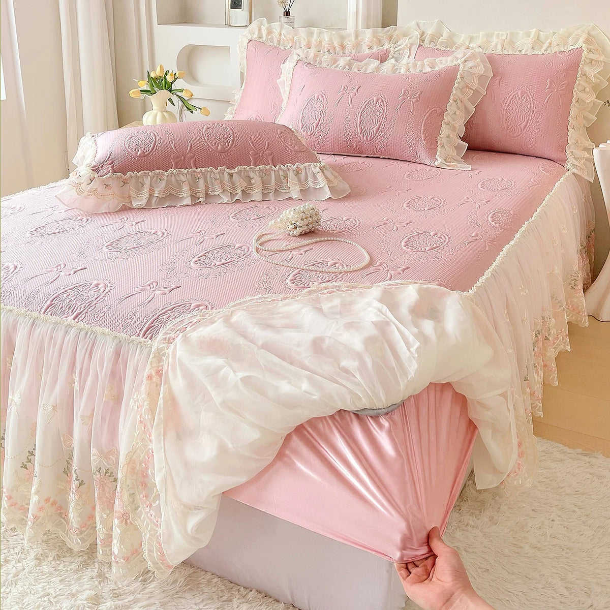 Bedspread Set Ruffled Edges Machine Washable 4-Piece