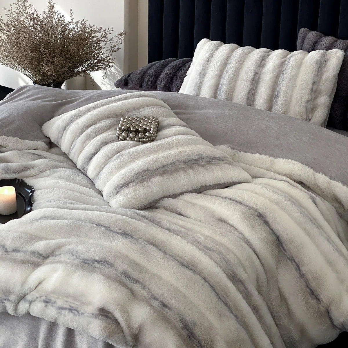 Blanket And Pillow Set Striped Faux Fur Hypoallergenic Filling