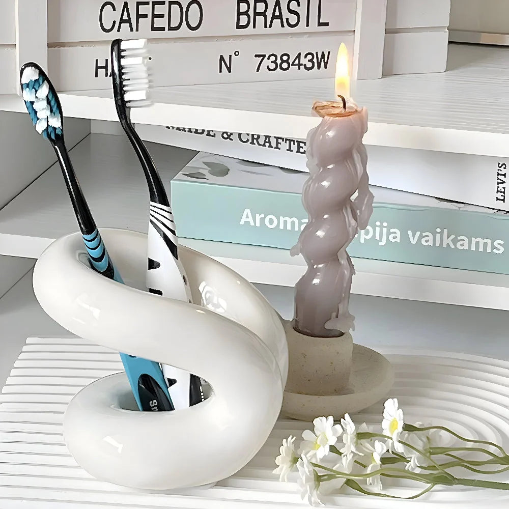 Ceramic Organizer Rope-Knot Design Space-Saving Shape