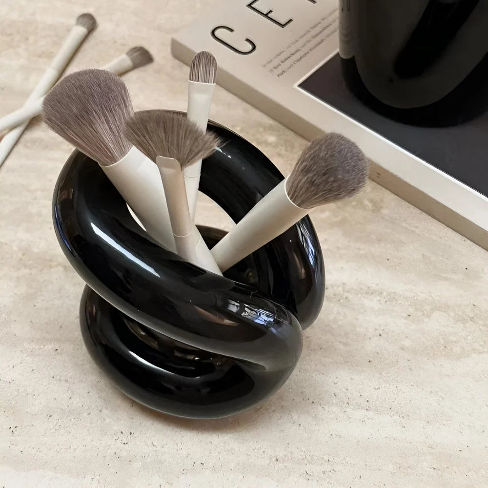 Ceramic Organizer Rope-Knot Design Space-Saving Shape