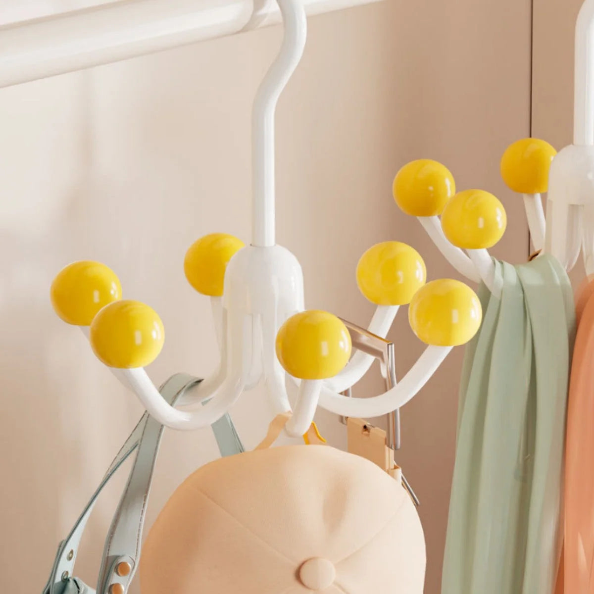 Closet Hanger 360° Rotating 6 Hooks Wooden Beads