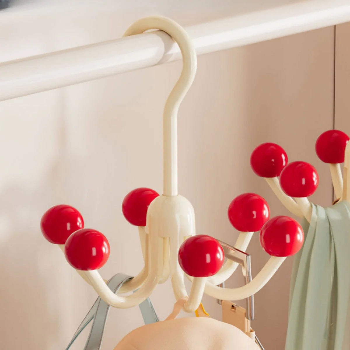 Closet Hanger 360° Rotating 6 Hooks Wooden Beads