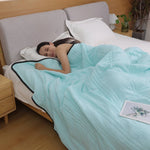 Cooling Blanket Lightweight Breathable Moisture-Wicking