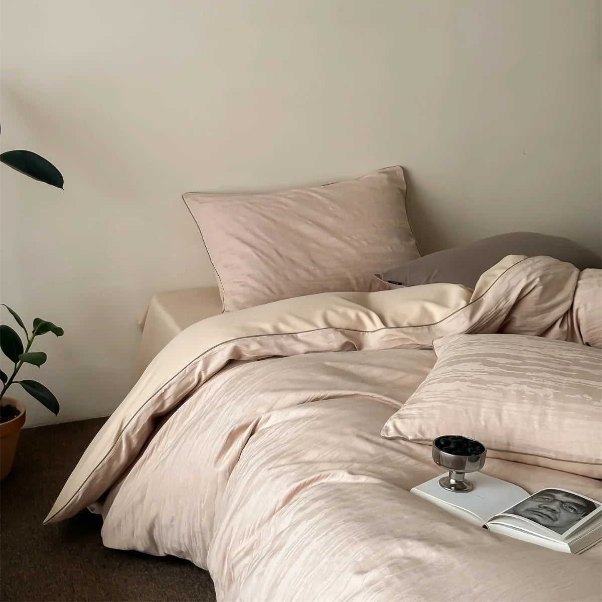 Cotton Bedding Set Finely Textured Satin-Matte & Breathable