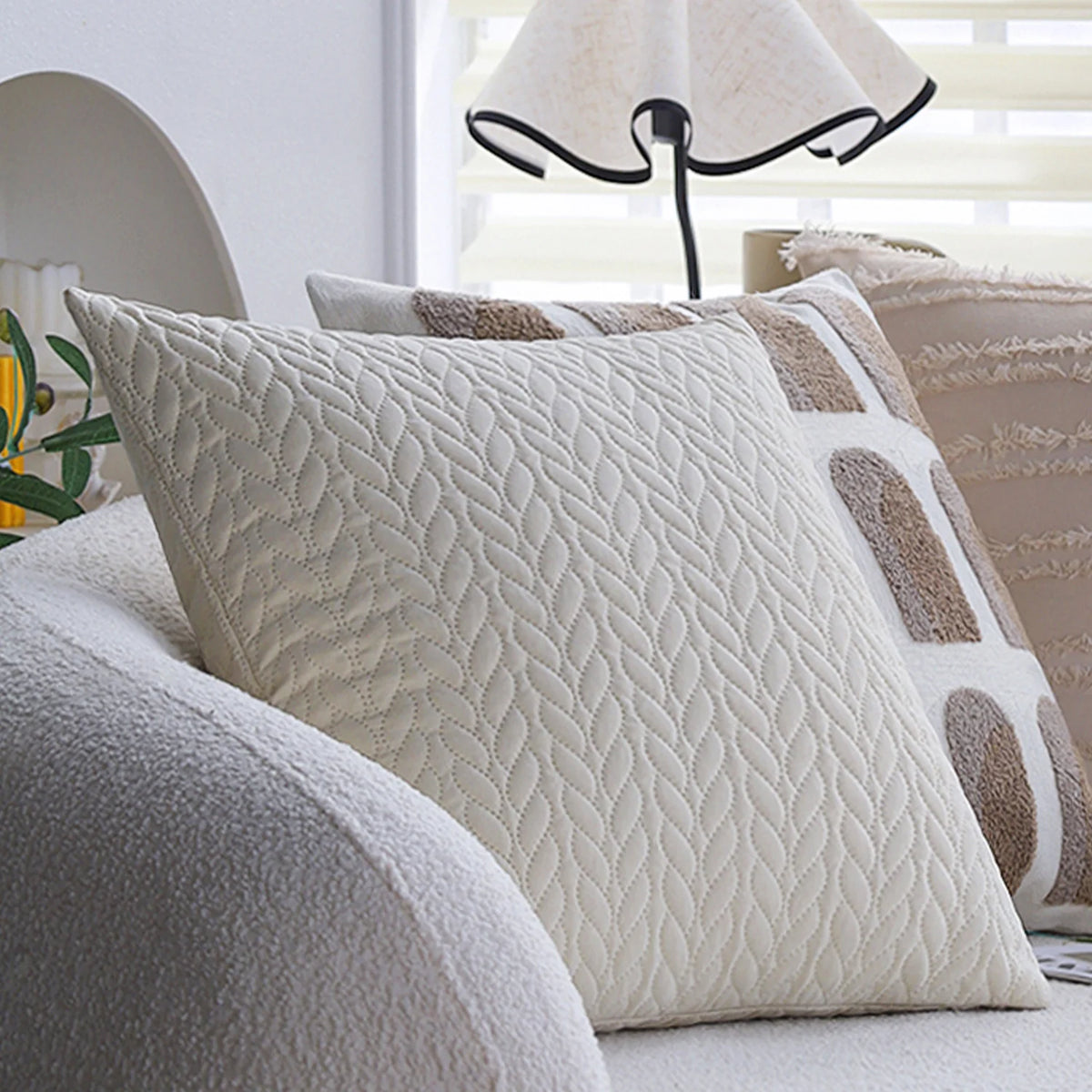 Cushion Cover 18x18in Knotted Grid Concealed Zipper