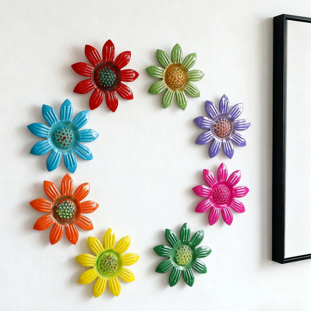 Daisy Wall Decor Iron 3D Weather-Resistant Floral Accent