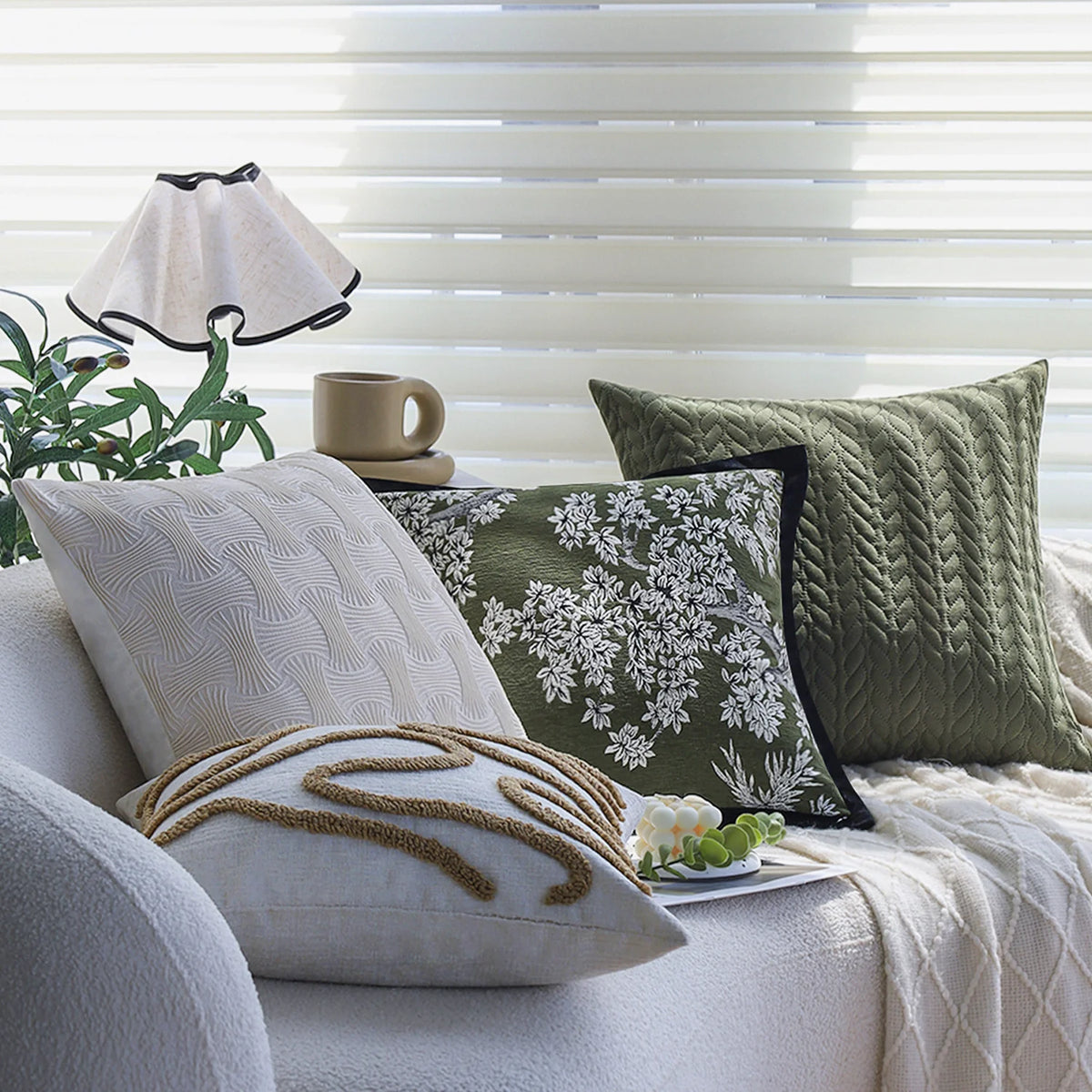 Decorative Pillow Cover Hand-Tufted Loop Cotton-Linen 18x18