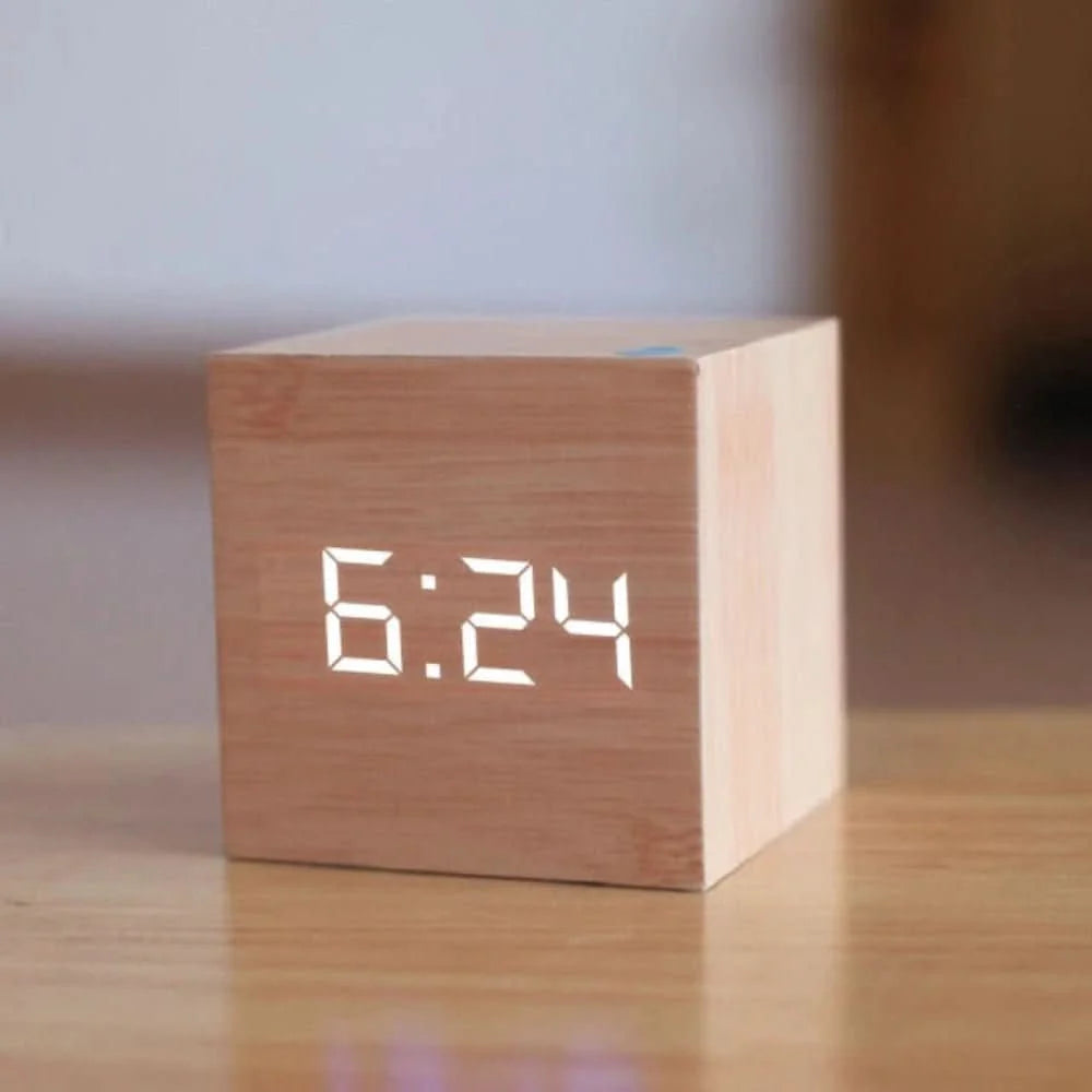 Digital Alarm Clock Temperature Display Automatic Night Mode