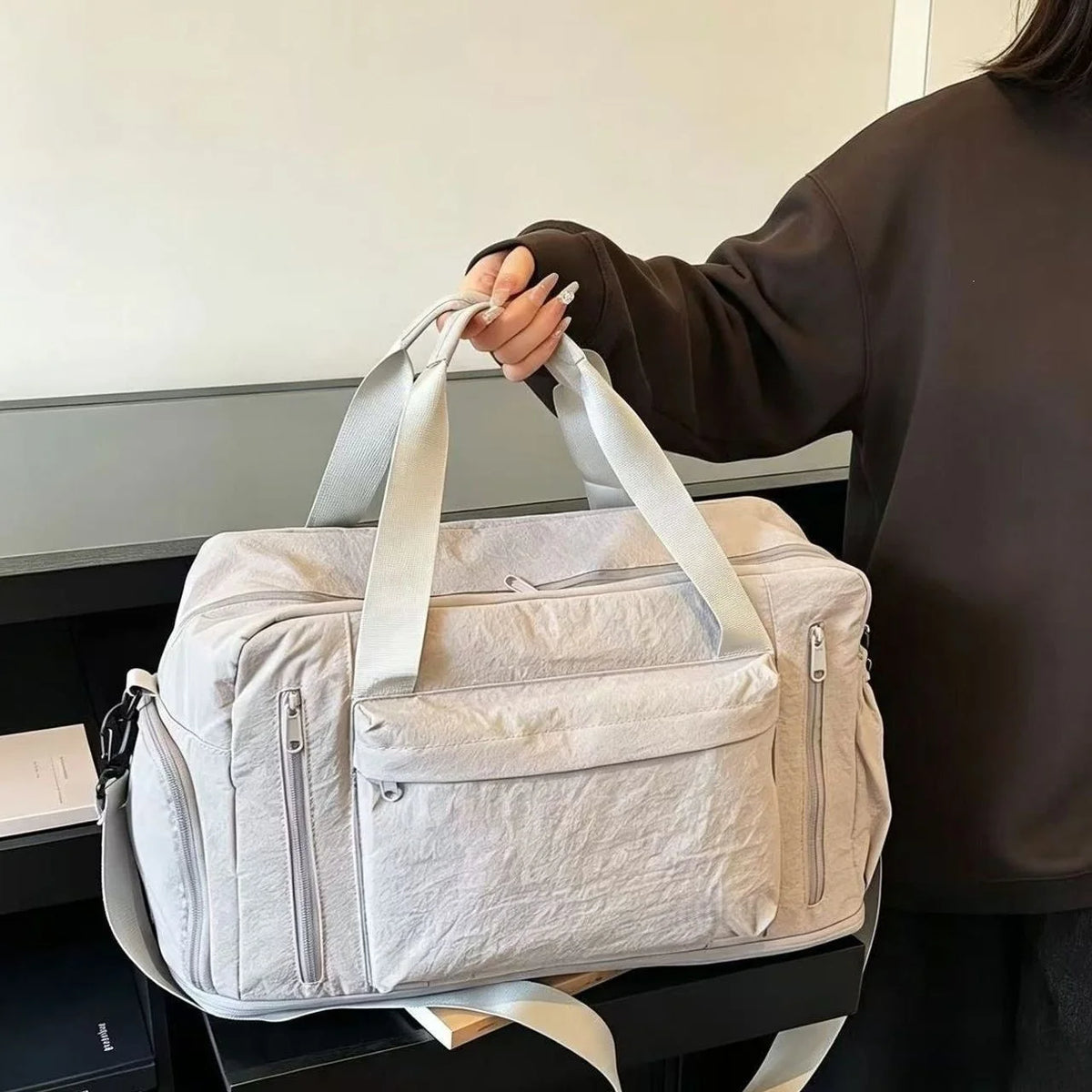 Duffel Bag Spacious Multiple Compartments & Adjustable Straps