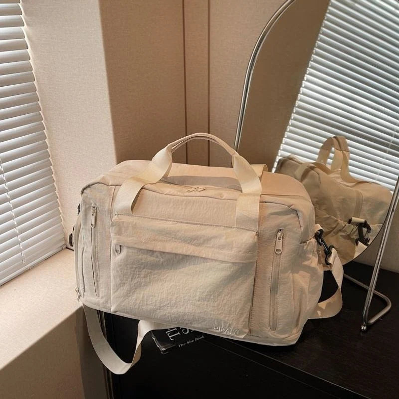 Duffel Bag Spacious Multiple Compartments & Adjustable Straps