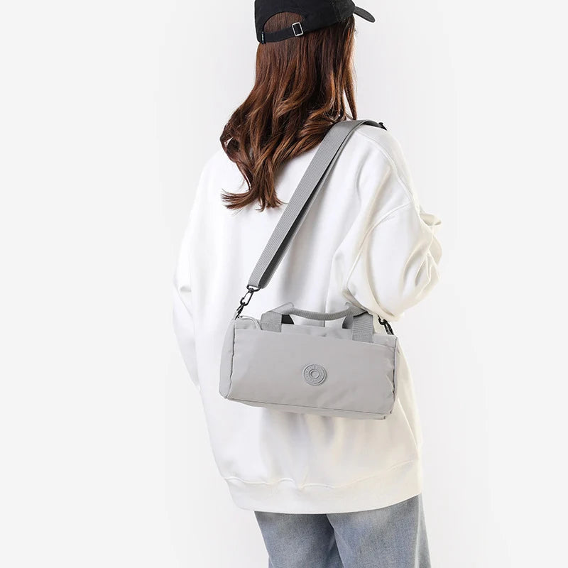 Duffle Bag Durable Fabric Spacious Interior & Detachable Strap