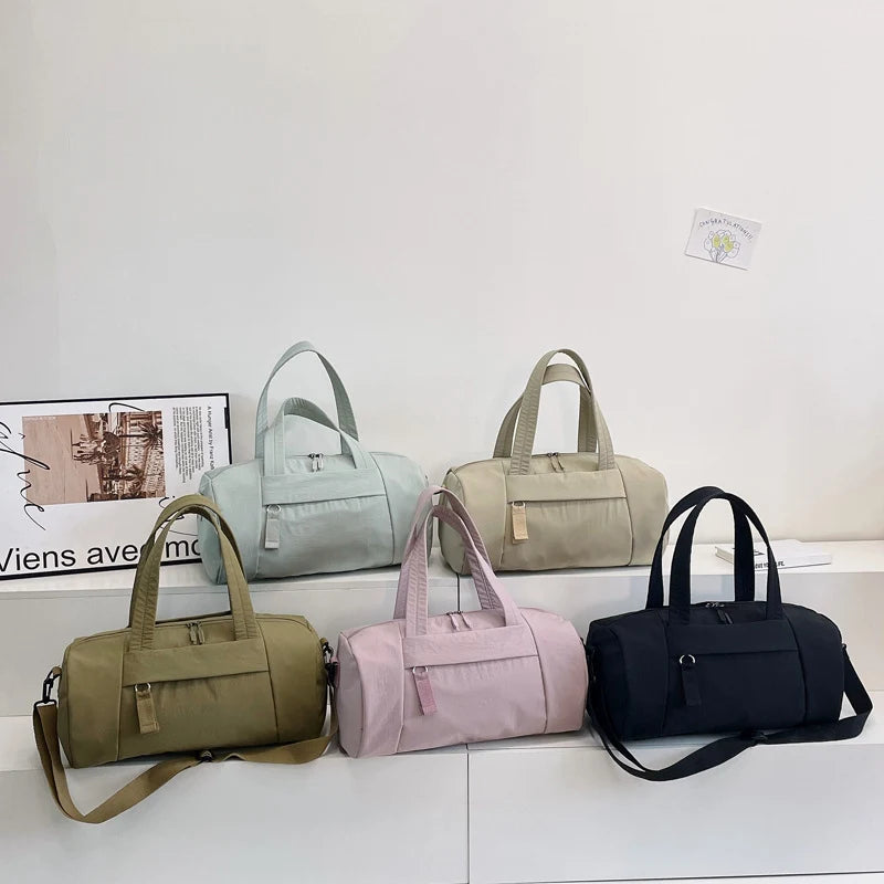 Duffle Bag Tear-Resistant Fabric Spacious Interior & Multiple Pockets