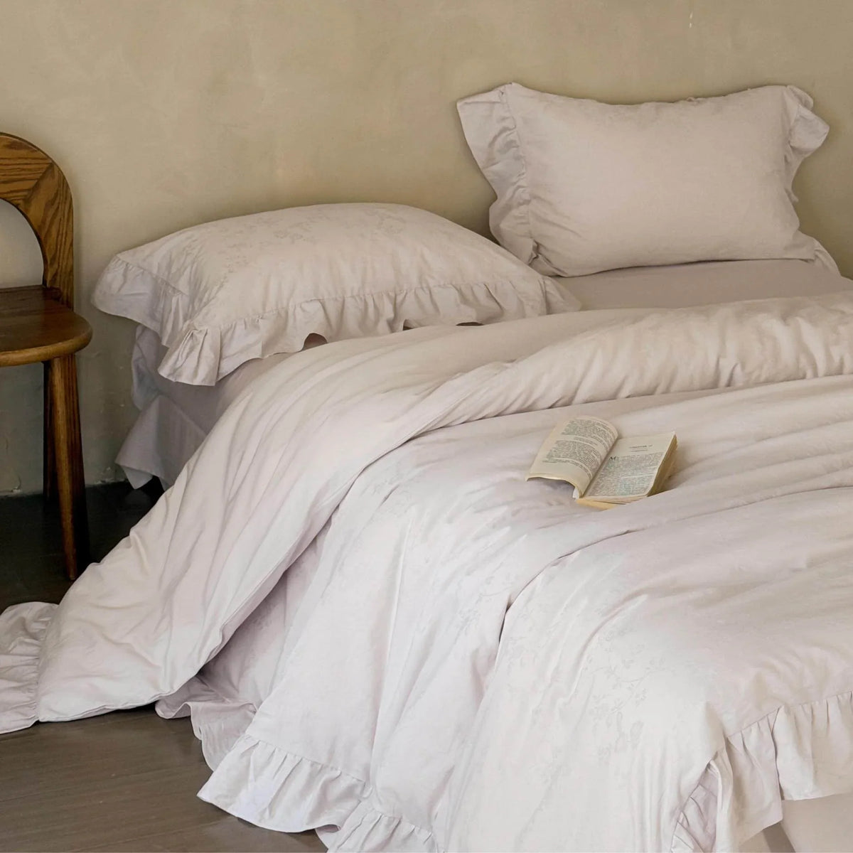 Duvet Cover Set Cotton Jacquard Ruffled 4-Piece