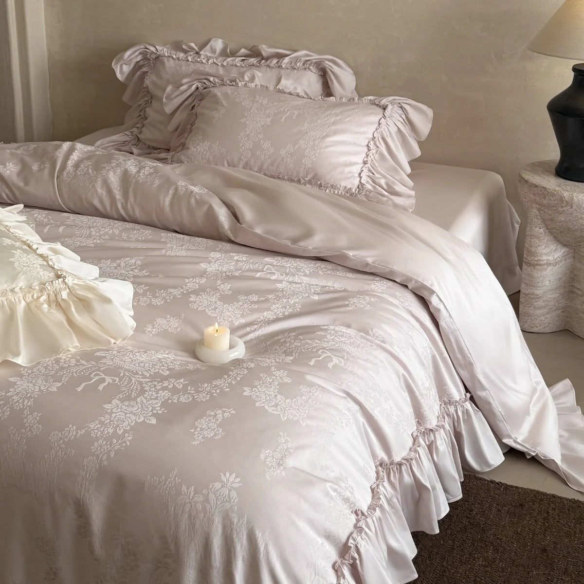 Duvet Cover Set Jacquard Floral Ruffle Trim Satin-Like Finish