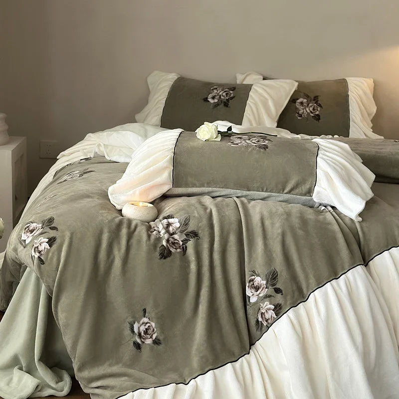 Duvet Cover Set Reversible Velvet-Look Microfiber Embroidered Roses