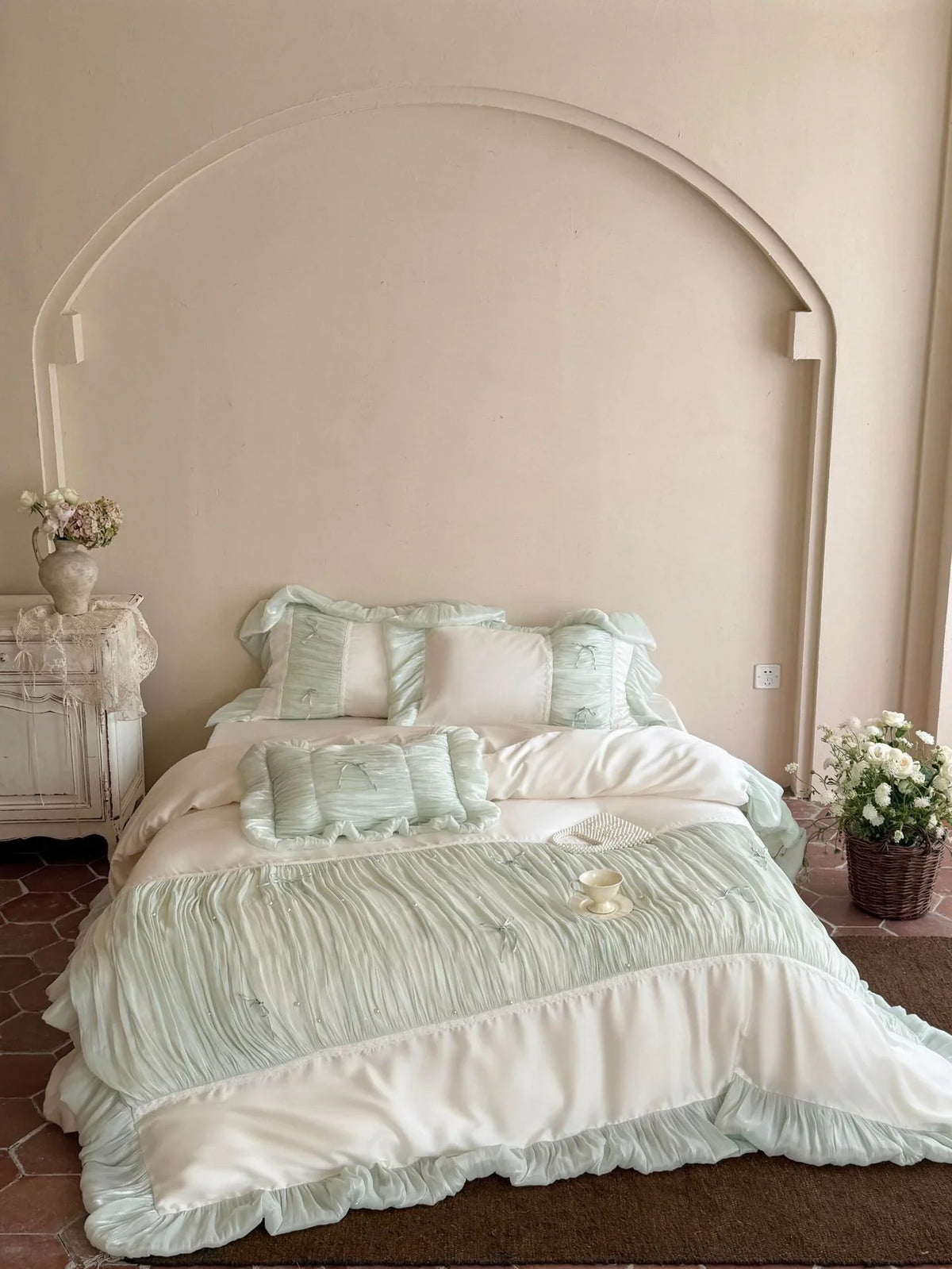 Duvet Cover Set Ruffle & Pleat Pearl Accents