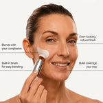 Foundation Colour-Adapting Built-In Brush Compact
