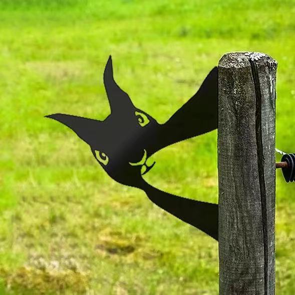 Garden Sculpture Metal Rust-Proof Peeking Animal Design