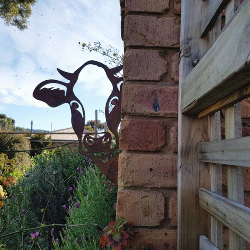 Garden Sculpture Metal Rust-Proof Peeking Animal Design