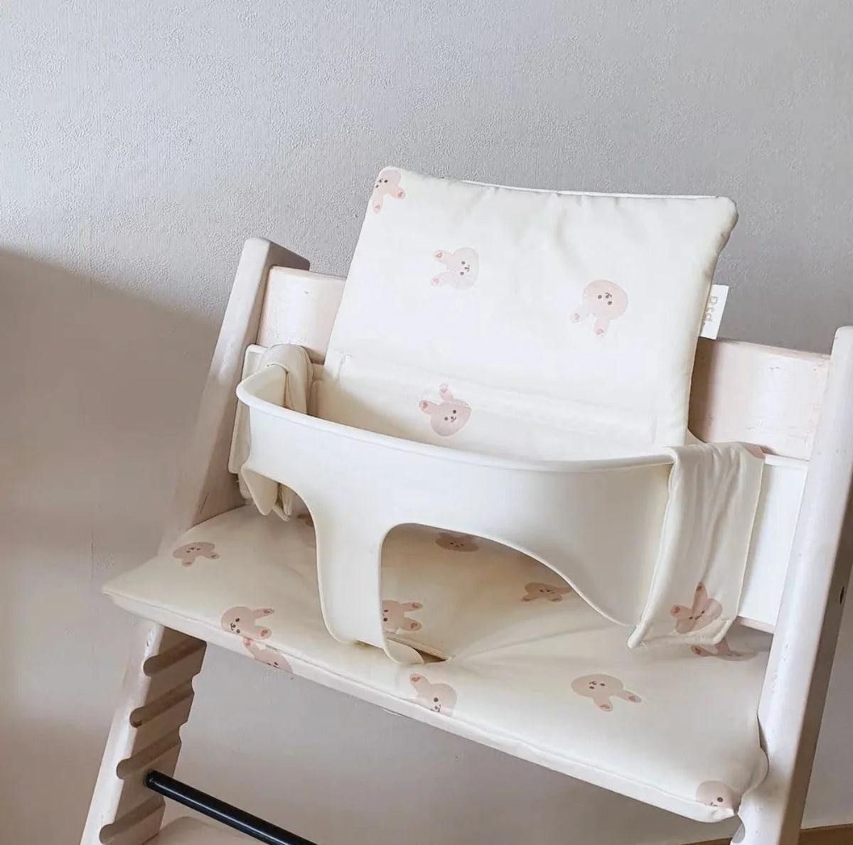 High Chair Cushion Padded Machine-Washable Cover Harness-Ready