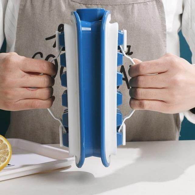 Ice Cube Tray Foldable 18-Grid Pouring Pitcher