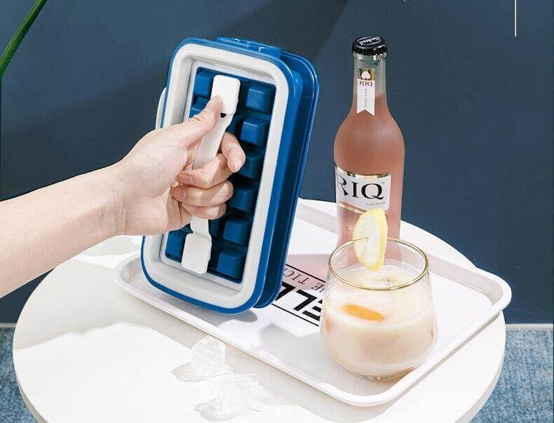Ice Cube Tray Foldable 18-Grid Pouring Pitcher