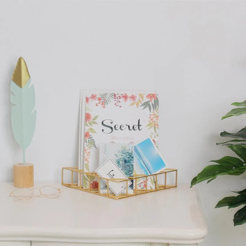 Magazine Rack Iron Triangle Wall-Mounted