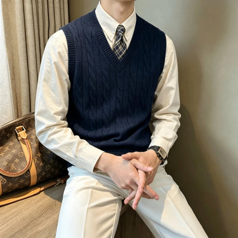 Men’s Knit Vest Cable-Knit V-Neck Wool Blend