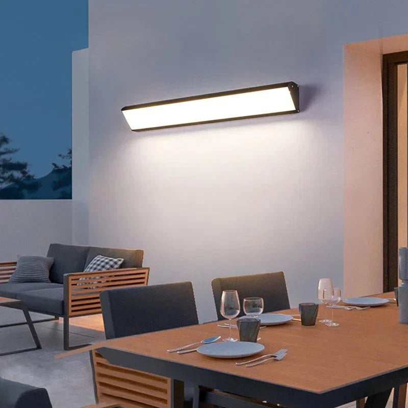 Outdoor LED Wall Light Weather-Resistant Aluminum Warm or Cool White