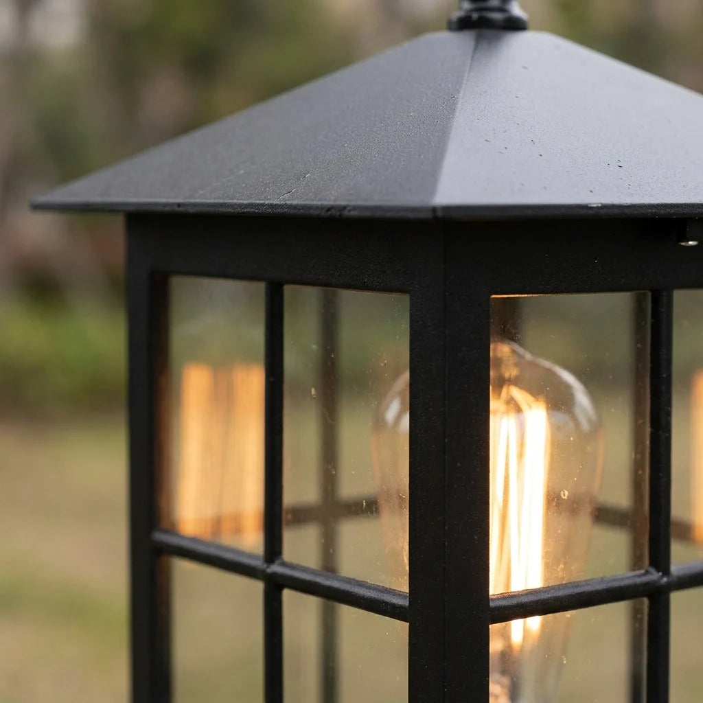 Outdoor Post Light Solar-Powered Dusk-To-Dawn Sensor IP65