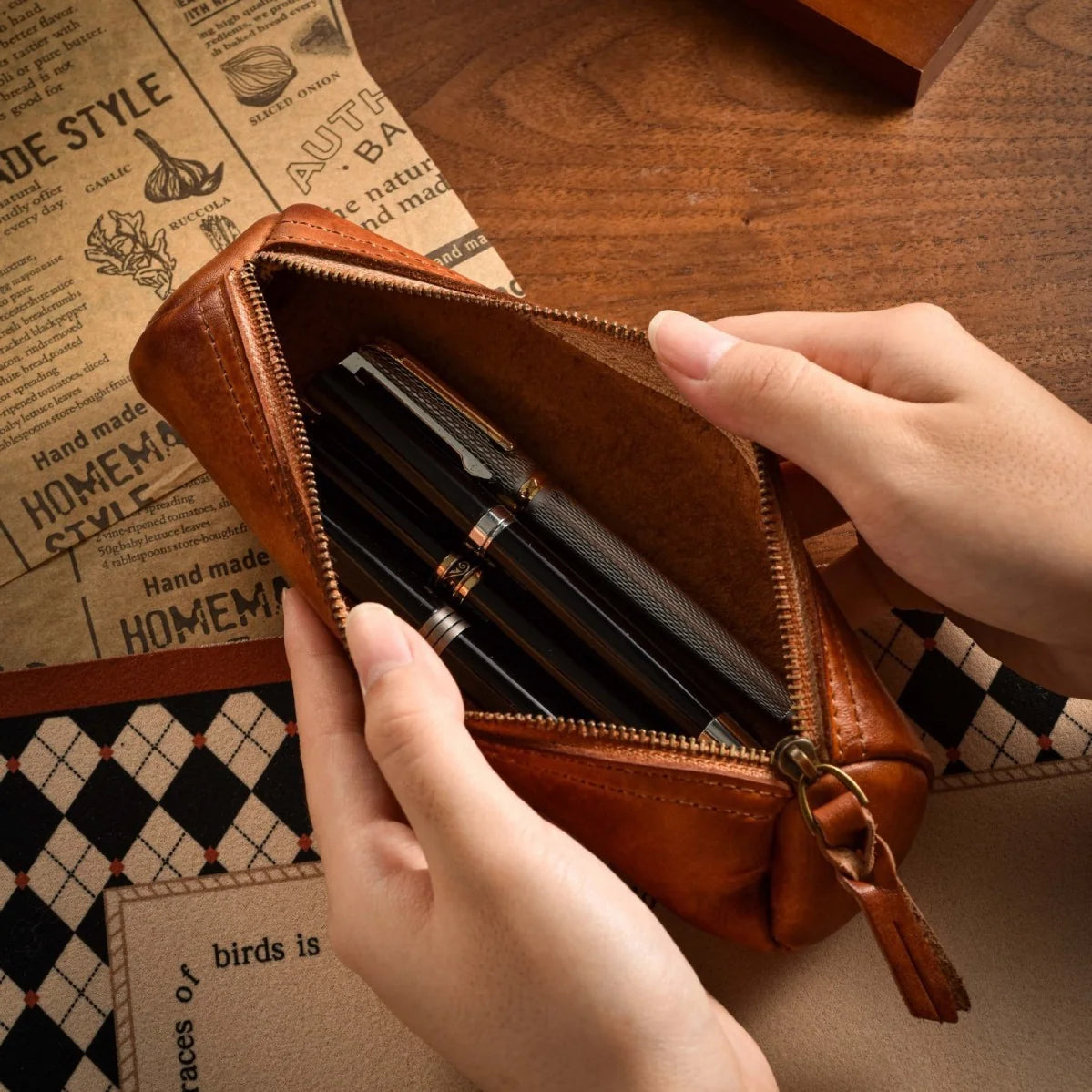 Pencil Case Genuine Leather Zipper Closure Portable Storage