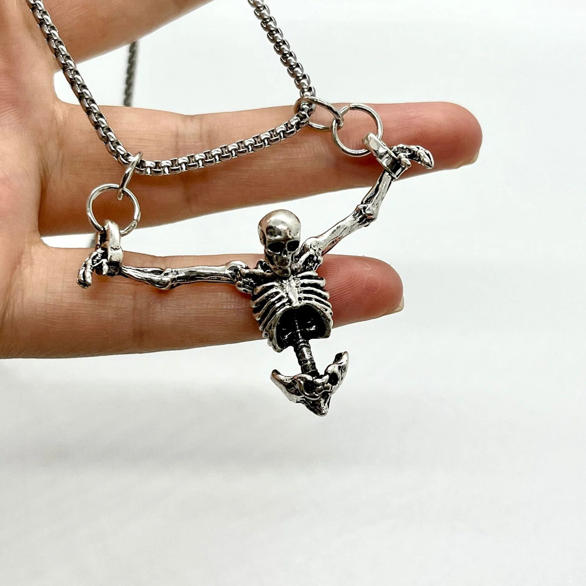 Pendant Necklace Metal Skeleton Design Adjustable Chain Tarnish-Resistant