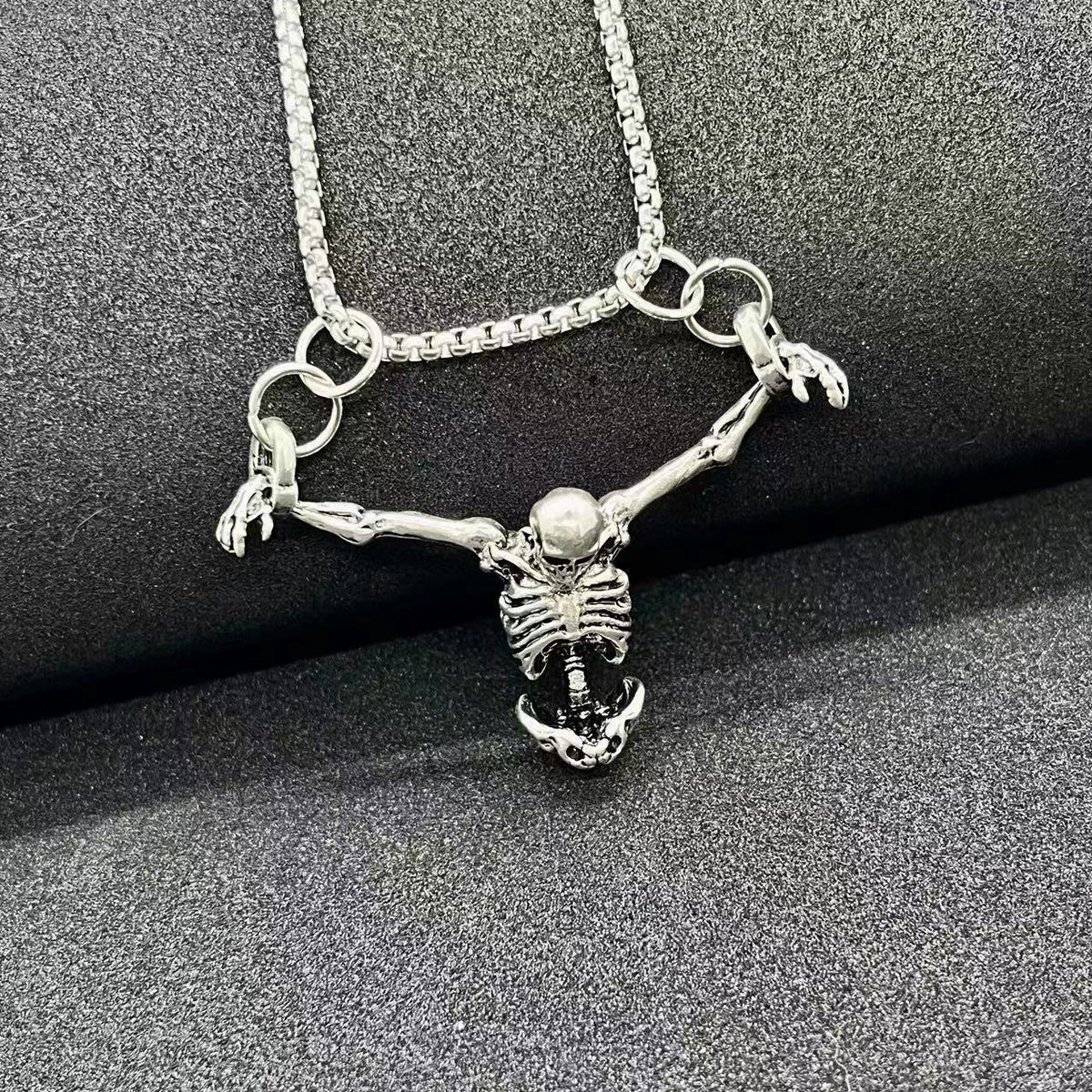 Pendant Necklace Metal Skeleton Design Adjustable Chain Tarnish-Resistant