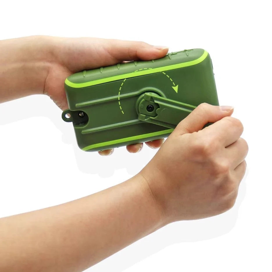 Power Bank Solar & Crank Built-In Flashlight