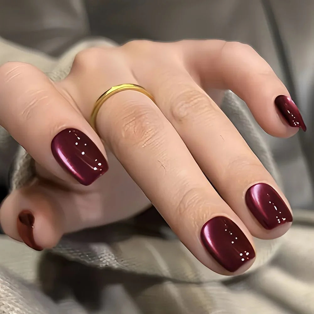 Press-On Nail Set Holiday Designs No-Glue & Lightweight