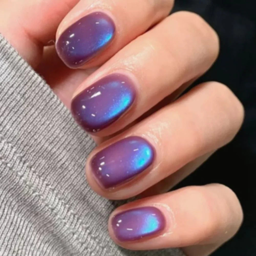 Press-On Nail Set Holiday Designs No-Glue & Lightweight