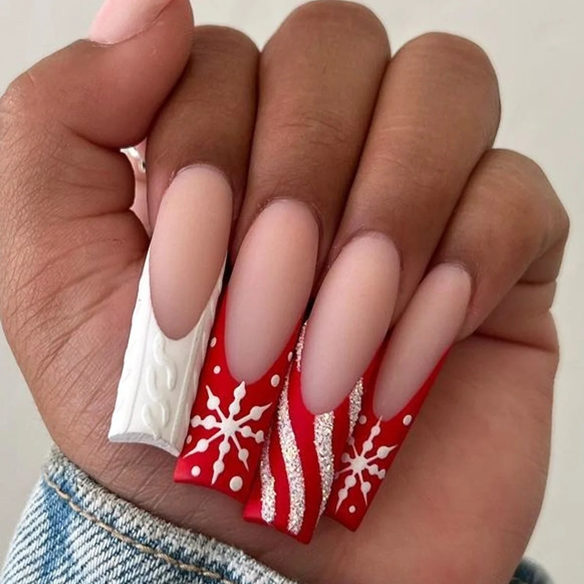 Press-On Nail Set Winter Snowflake Designs Easy Apply Long-Lasting