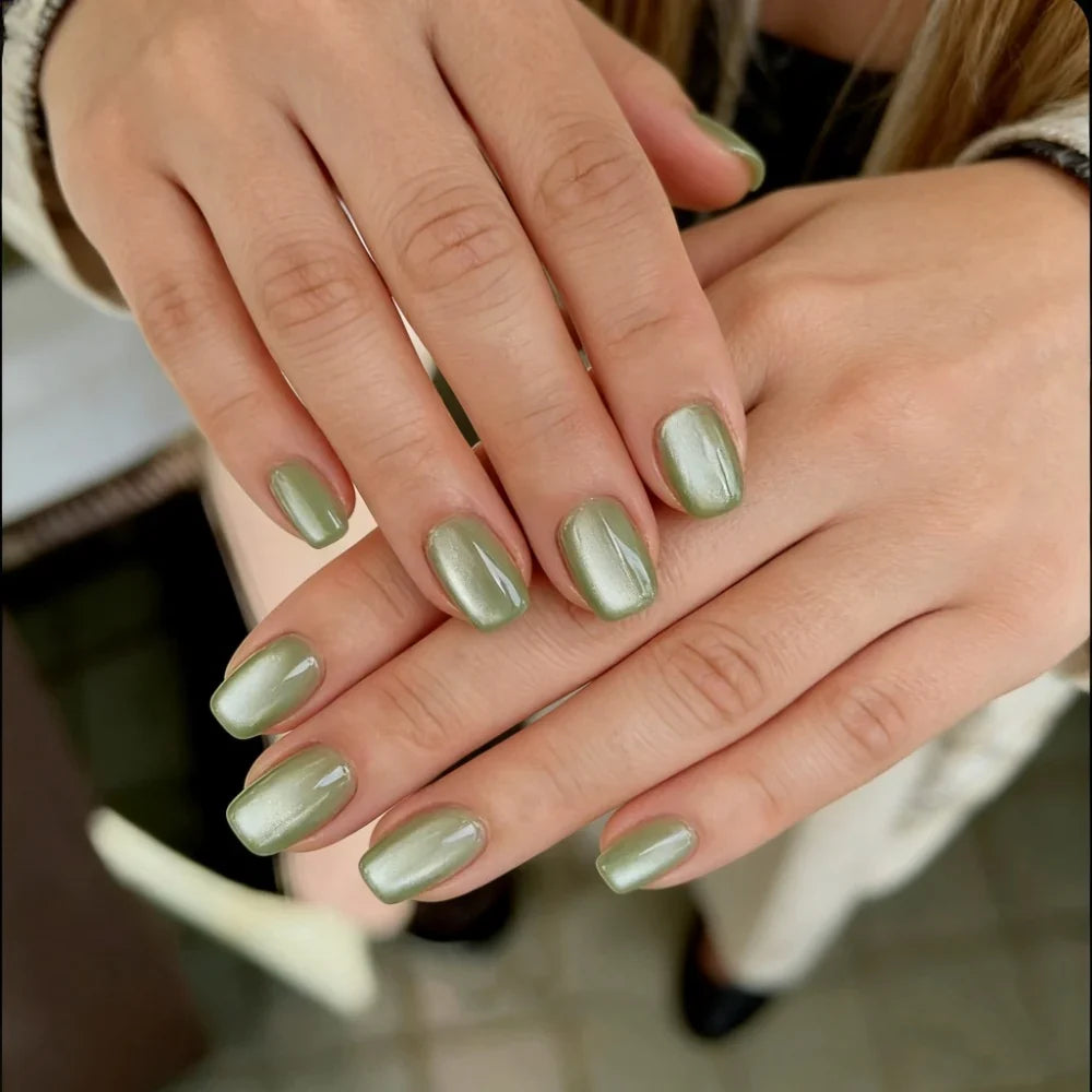 Press-On Nails Festive Designs Gel Polish & Buffing Strips