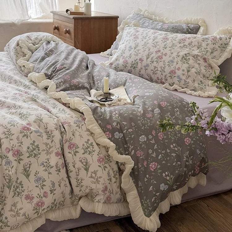 Quilt Set Reversible Floral Ruffle 4 Piece