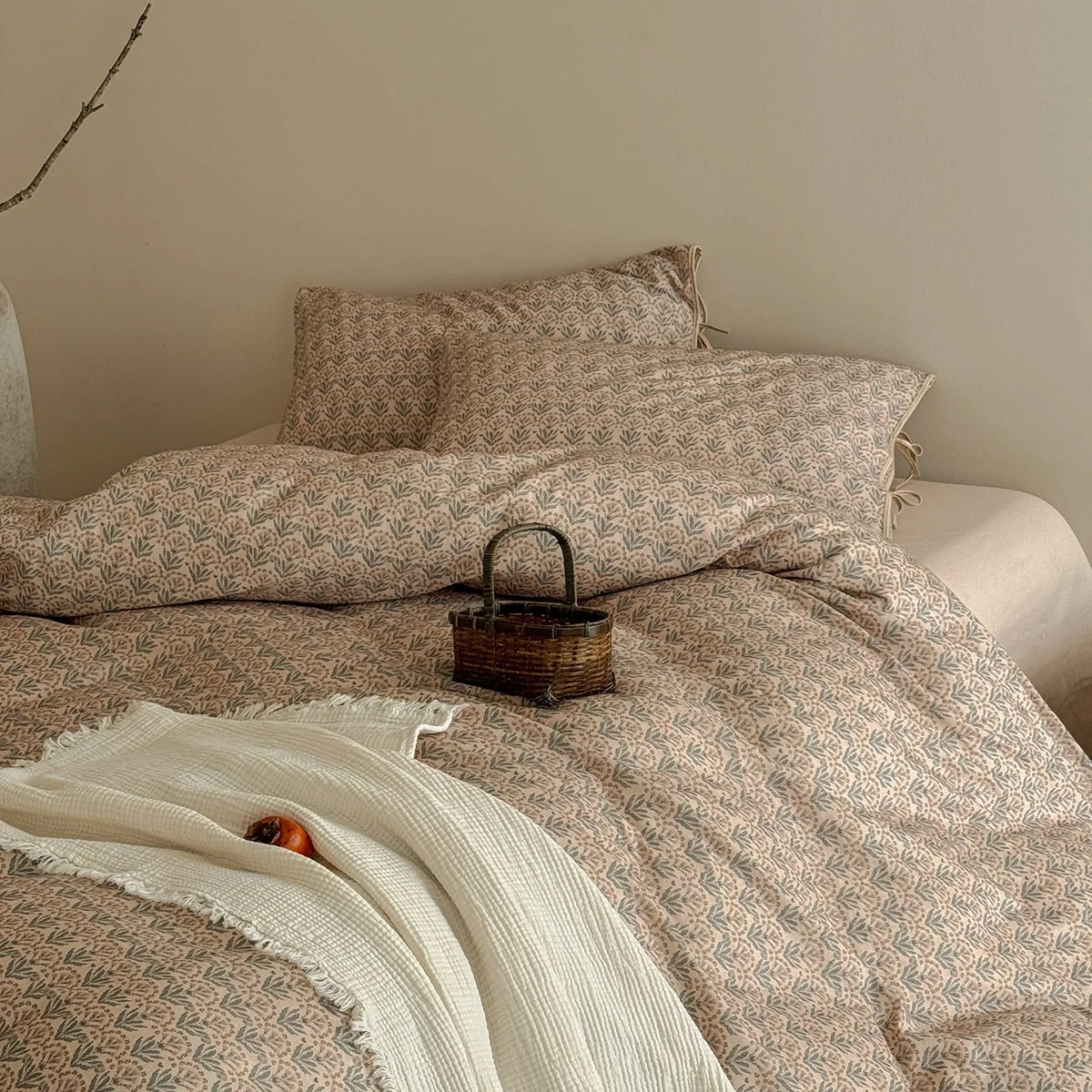 Quilted Bedding Set Breathable Cotton Tie Closures