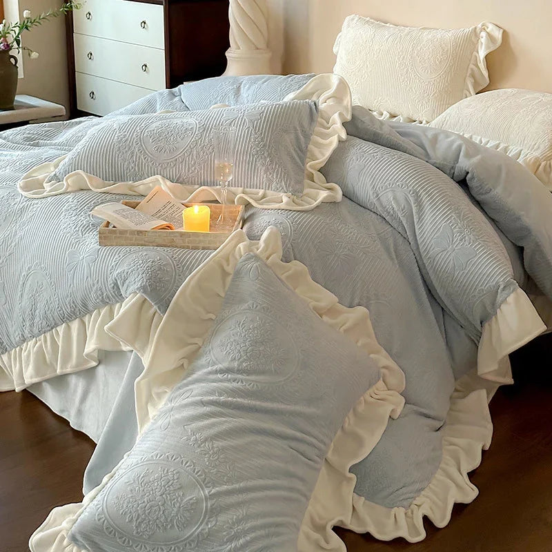 Quilted Bedding Set Jacquard Medallion Ruffle Accents Breathable Skin-Friendly
