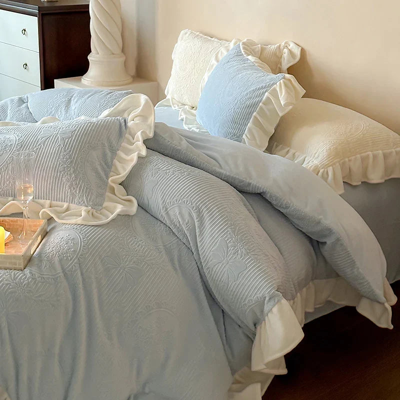Quilted Bedding Set Jacquard Medallion Ruffle Accents Breathable Skin-Friendly