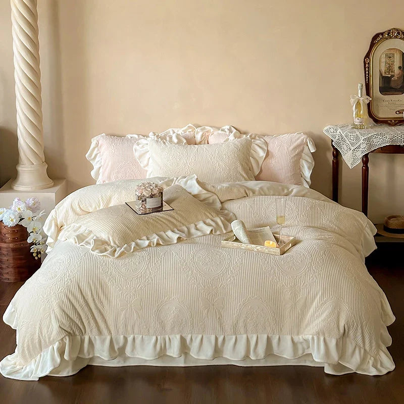 Quilted Bedding Set Jacquard Medallion Ruffle Accents Breathable Skin-Friendly